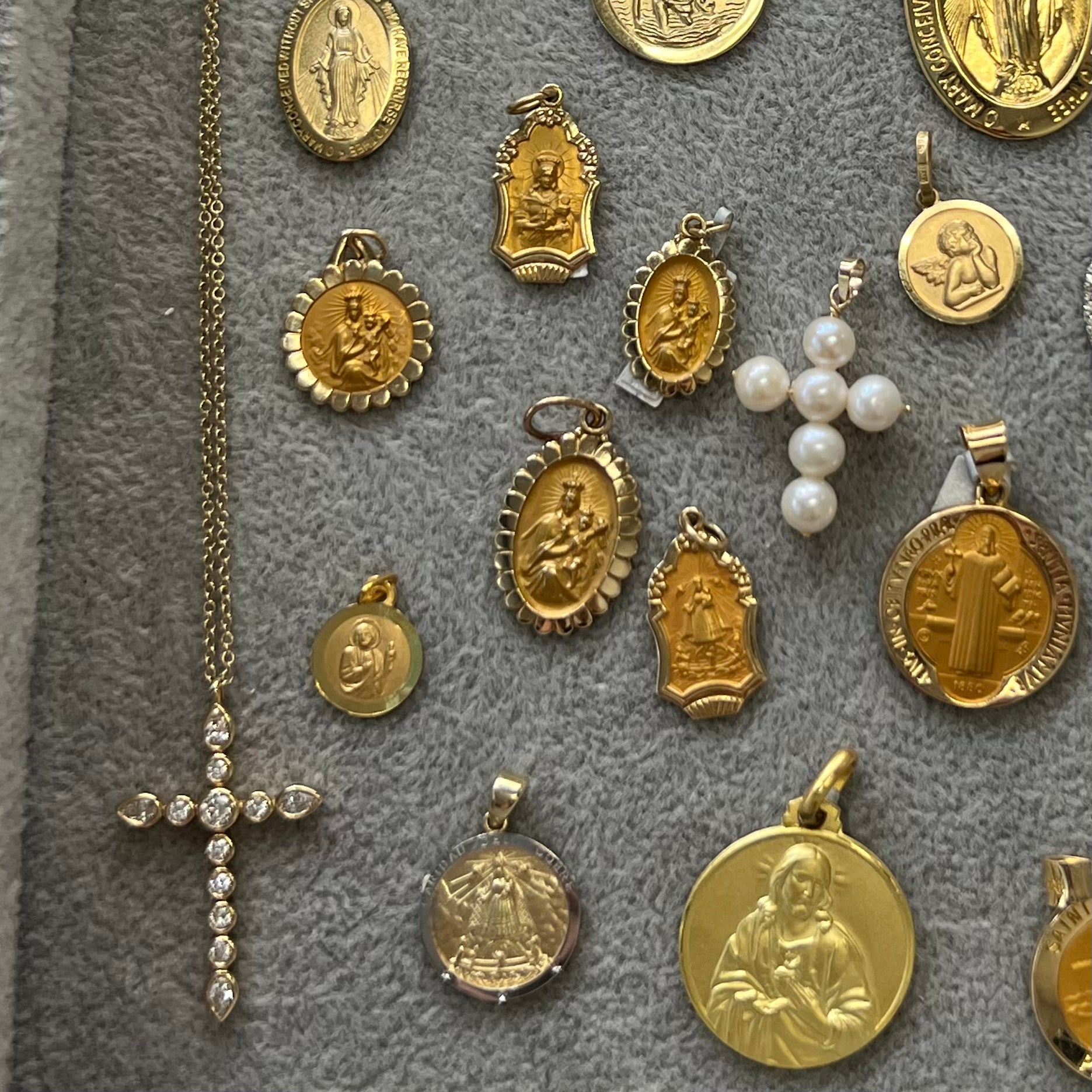 Small Oval Scalloped Scapular Medal