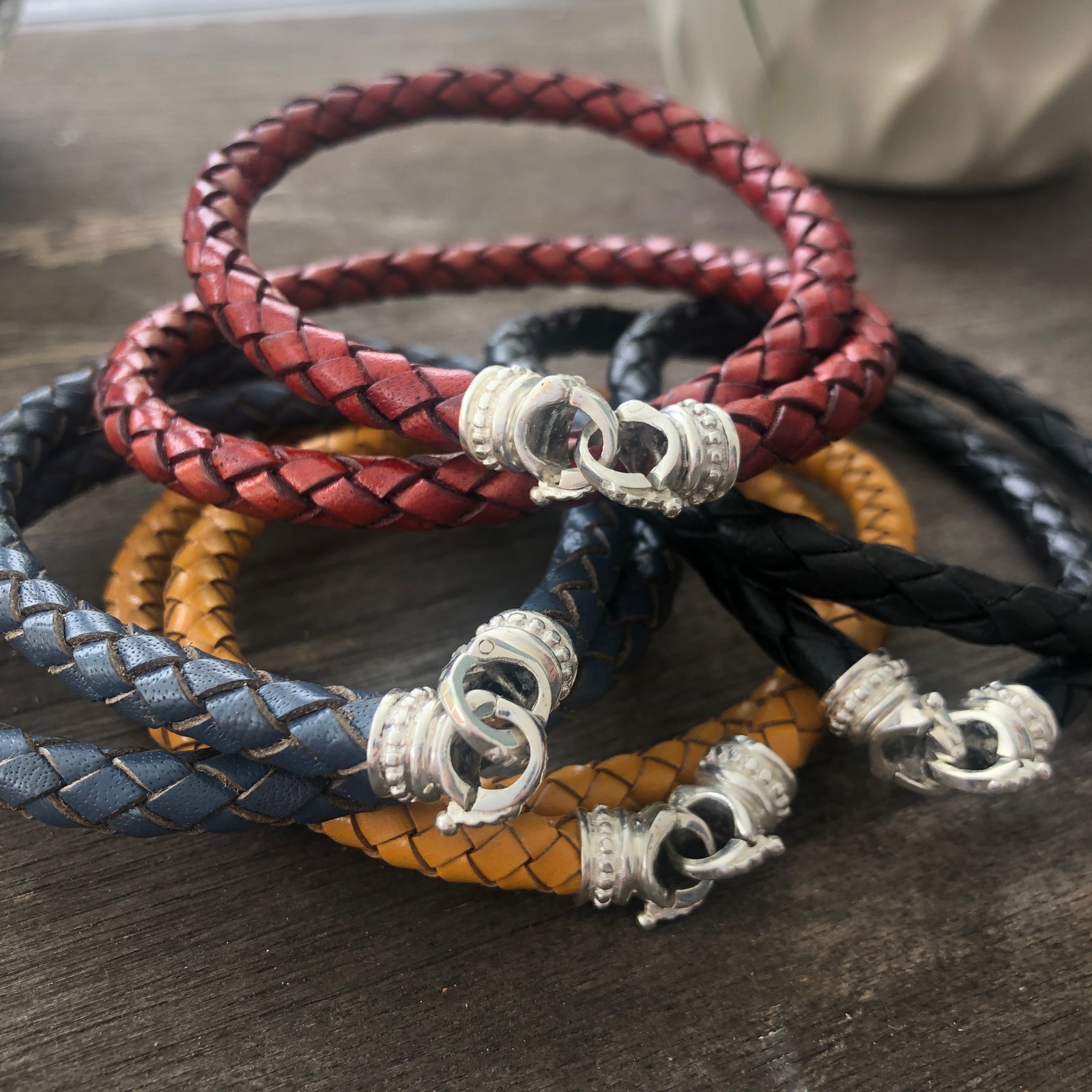 Women's on sale leather necklaces