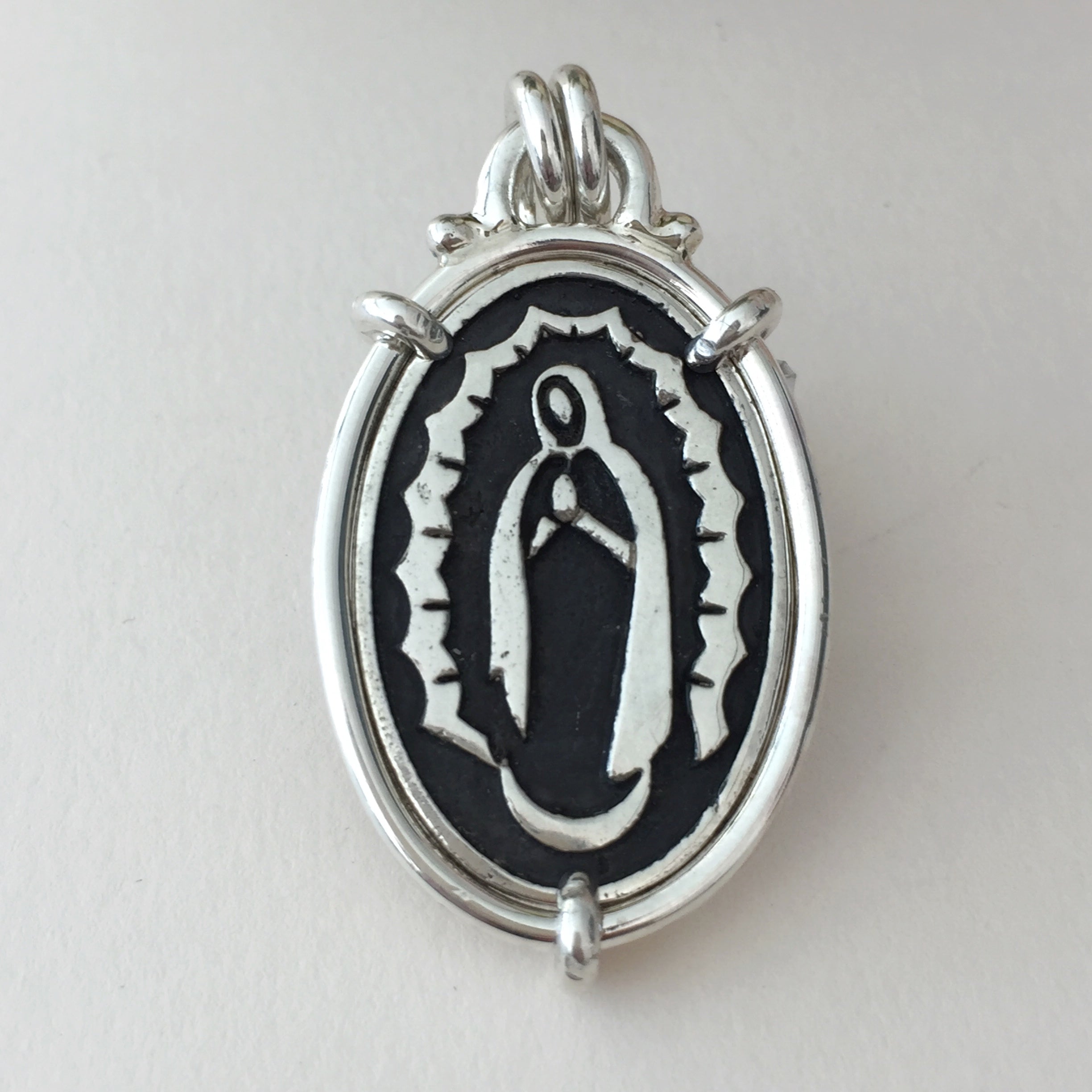 925 Sterling Silver La Virgen De Guadalupe Holy Blessed Virgin Mary Oval  Iced 9 Grams Charm Pendant 2