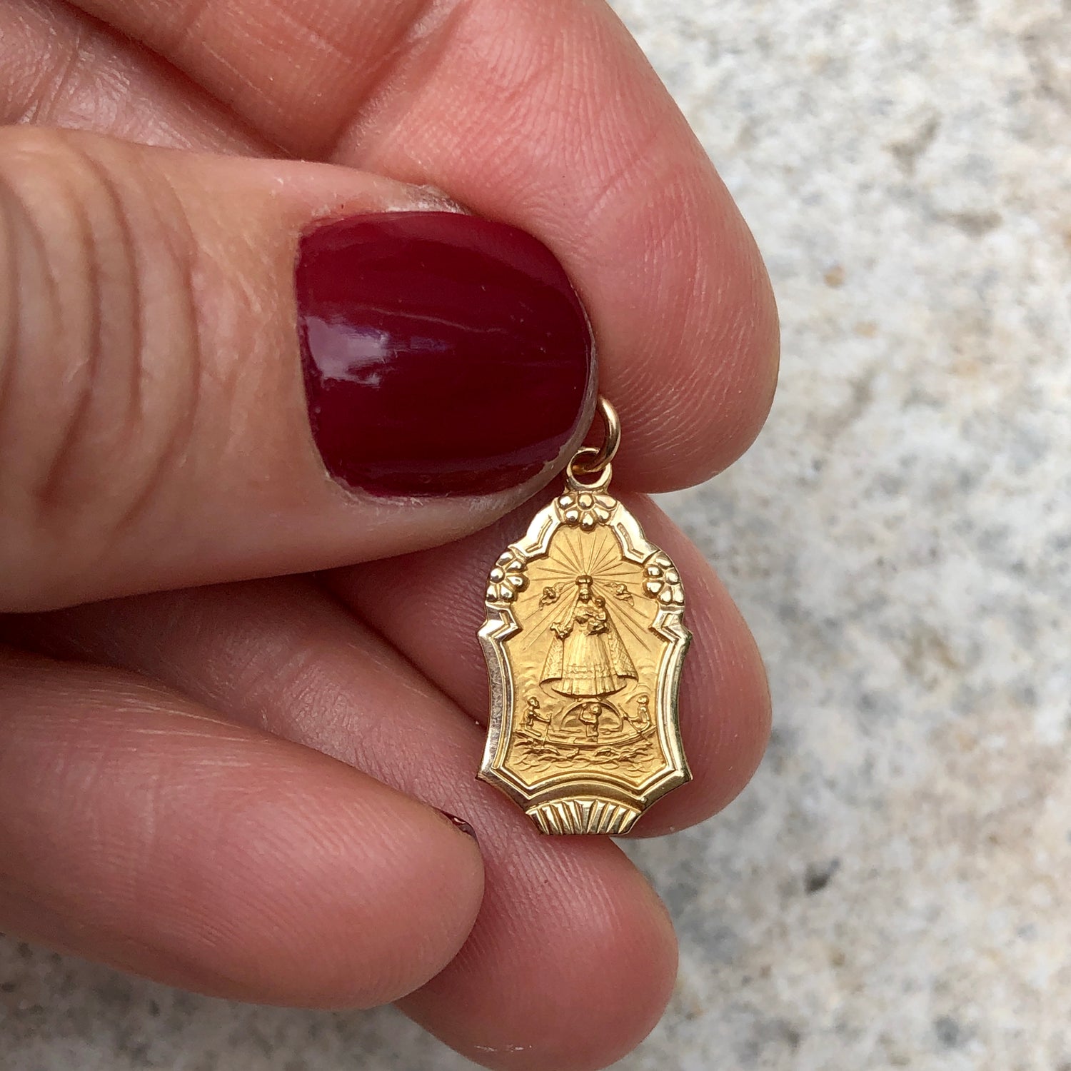 Caridad del Cobre Medal Flwrs