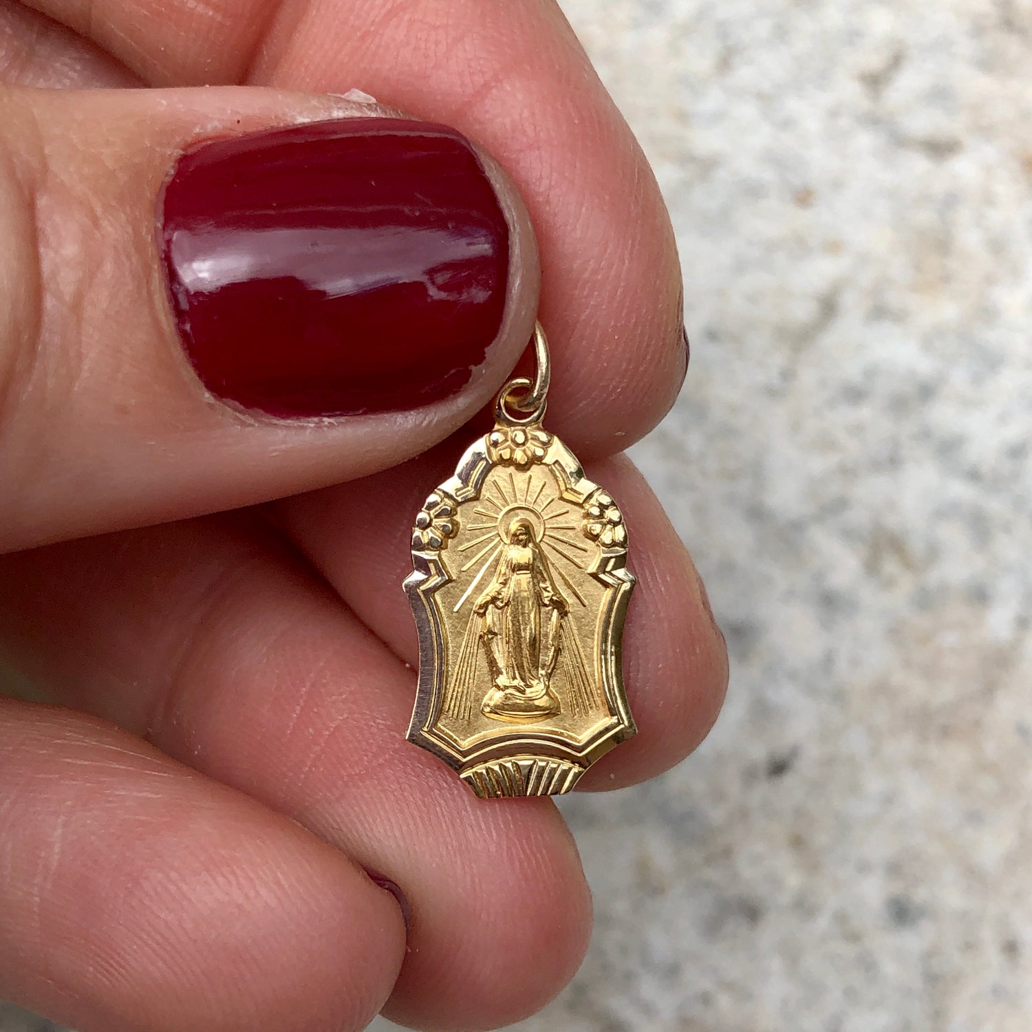 Milagrosa Medal Flwrs