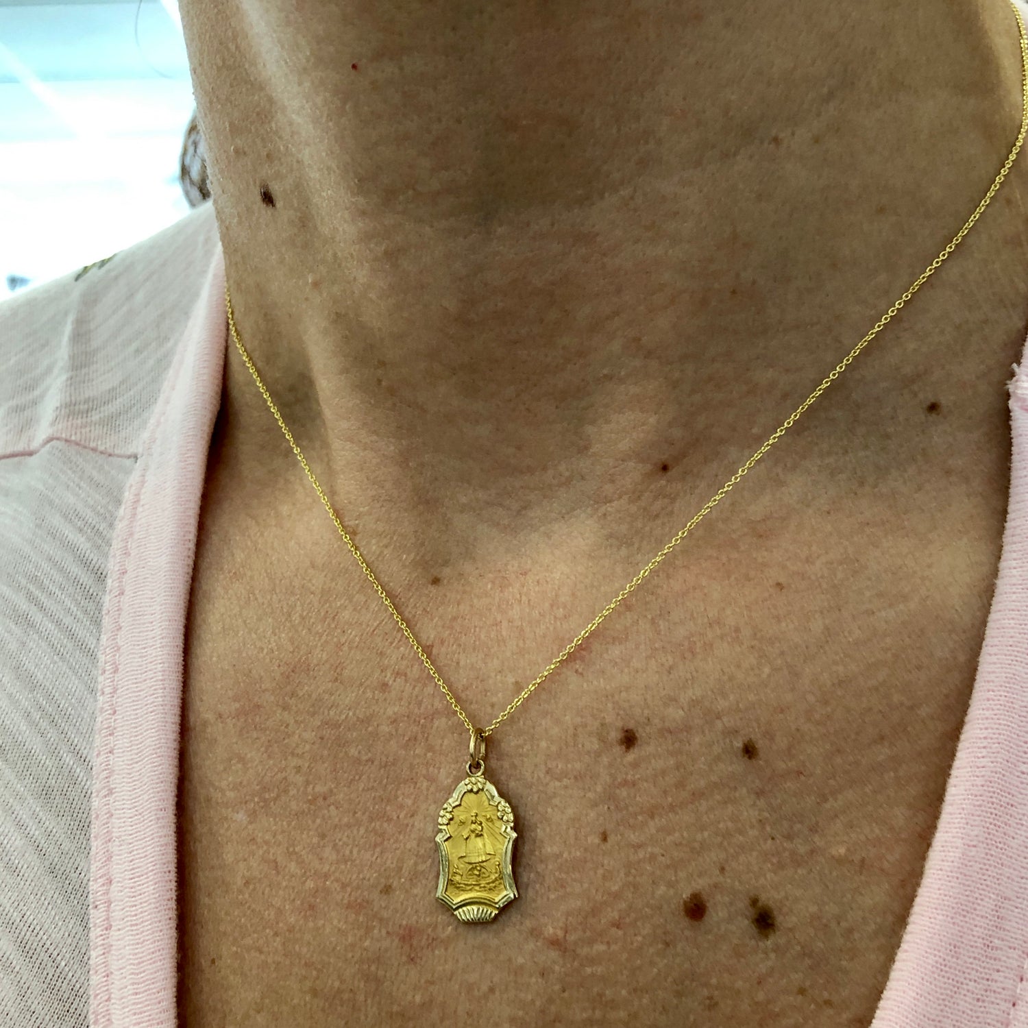 Milagrosa Medal Flwrs