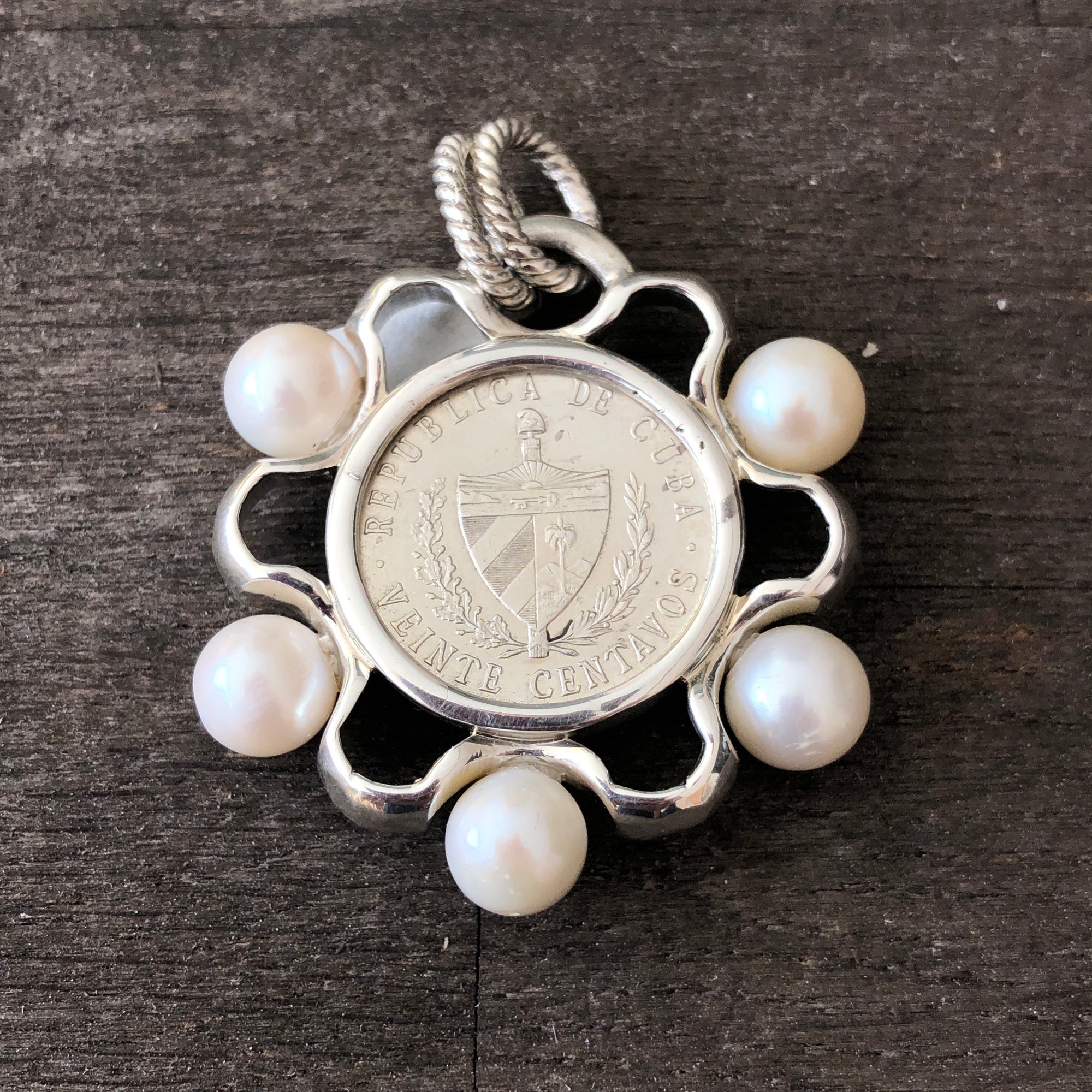 Ribbons Cuban Crest Pendant