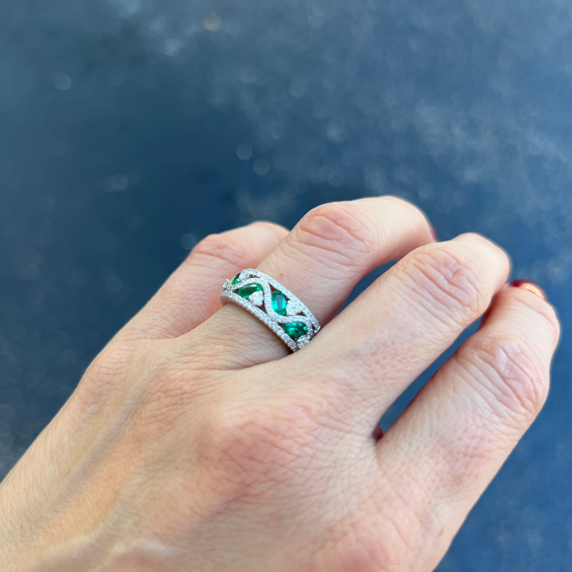 Oval Emerald and Diamond Ring Band